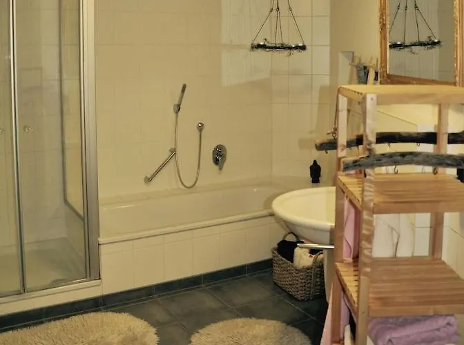 Alte Schmiede In Denkmalgeschuetzter Hofanlage