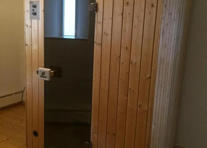 Alte Schmiede In Denkmalgeschuetzter Hofanlage *